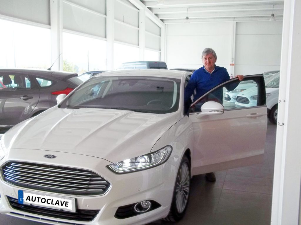 Domingo estrena nuevo coche en Talleres Autoclave
